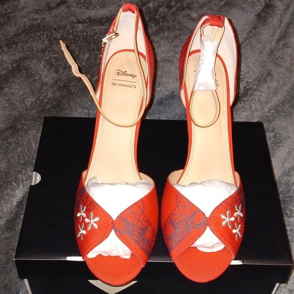 HER Universe Disney Lilo & Stitch Tiki Heelssize 11 - Picture 2 of 11